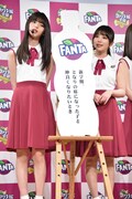 グレープ組の演技のテーマを発表する齋藤飛鳥、与田祐希。