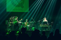 クラムボンのライブの様子。