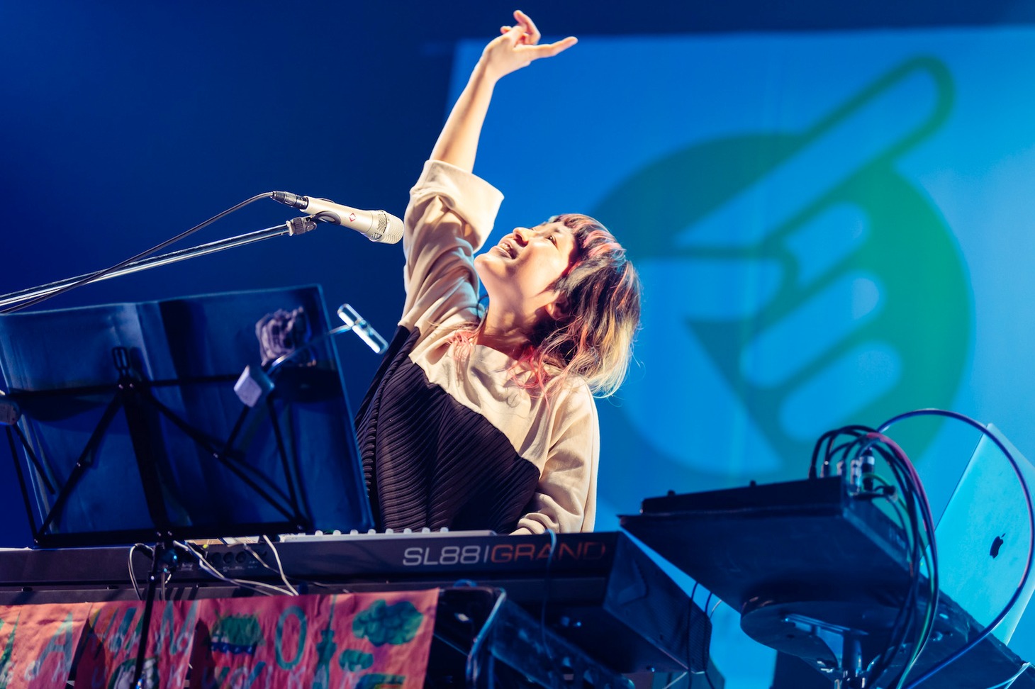 クラムボンのライブの様子。