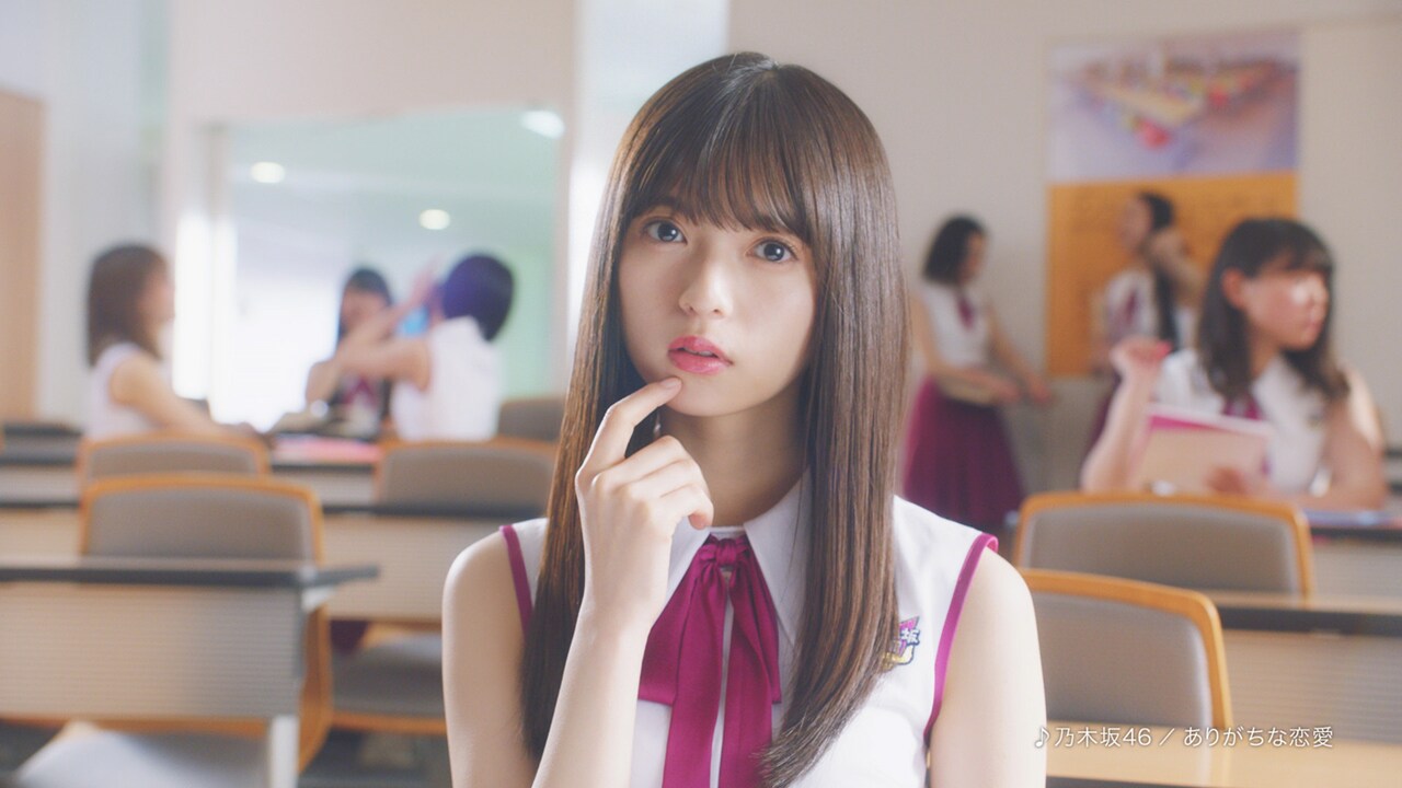 乃木坂46が「ファンタ坂学園」で学校生活満喫、変顔ボトルでハジけ