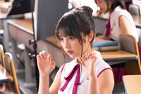 「ファンタ坂学園 変顔ボトル篇」のメイキングシーン。