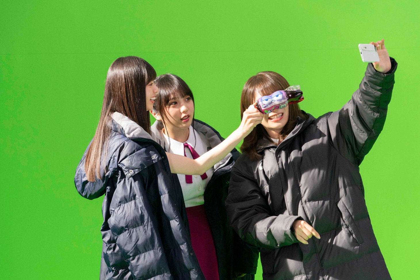 「ファンタ坂学園 変顔ボトル篇」のメイキングシーン。