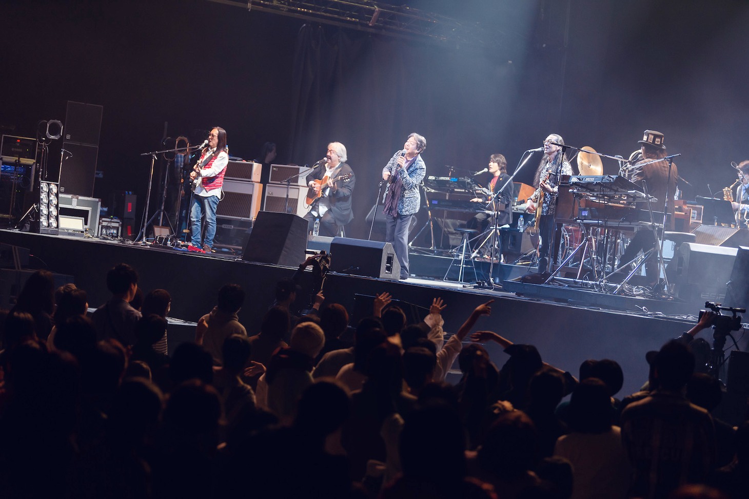 GODIEGOのライブの様子。