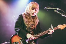 塩入冬湖（Vo, G / FINLANDS）（撮影：小野正博）