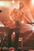 長田カーティス（G / indigo la End）（撮影：小野正博）