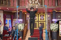 人気画像6位は「SHINeeテミン『しゃべくり007』初登場！ポニョに合わせて即興ダンス、肉体美も披露」より、「しゃべくり007」の様子。