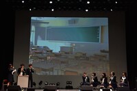 トーク中の様子。