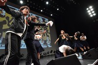 「いやーさかー！」と声を上げるもまったくそろわずグダグダになるエビ中と流れ星。