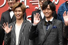 左から神宮寺勇太、永瀬廉。