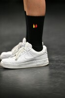 企画展「エビ展 ～永遠に中学生の彼女たち～」で販売されているEBI10ソックス。