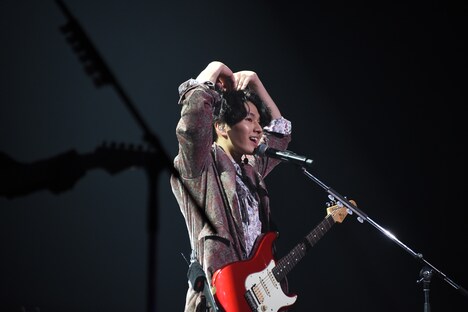 「スラッシャー、大好き!」とハートマークを作る矢部昌暉。