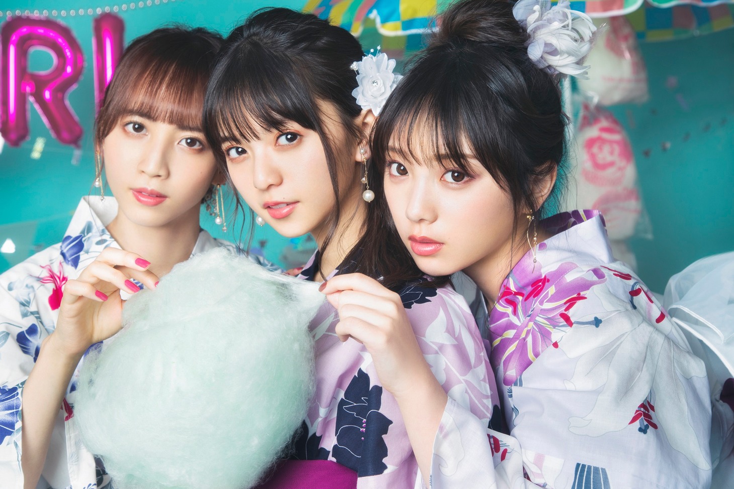 左から佐藤楓、齋藤飛鳥、与田祐希。