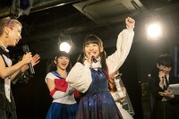 東京・タワーレコード渋谷店B1F CUTUP STUDIOでのミニライブ＆表彰式の様子。（撮影：外林健太）