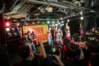 東京・タワーレコード渋谷店B1F CUTUP STUDIOでのミニライブ＆表彰式の様子。（撮影：外林健太）