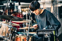 川上輝（Dr / D.A.N.）（撮影：小杉歩）