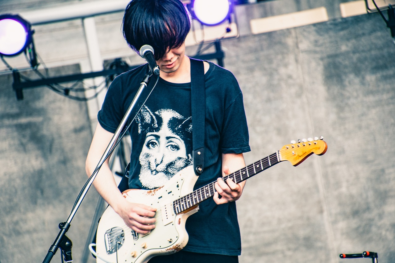 西田修大（G / 中村佳穂BAND）（撮影：小杉歩）