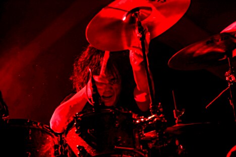 桐田勝治（Dr）（撮影：柴田恵理）