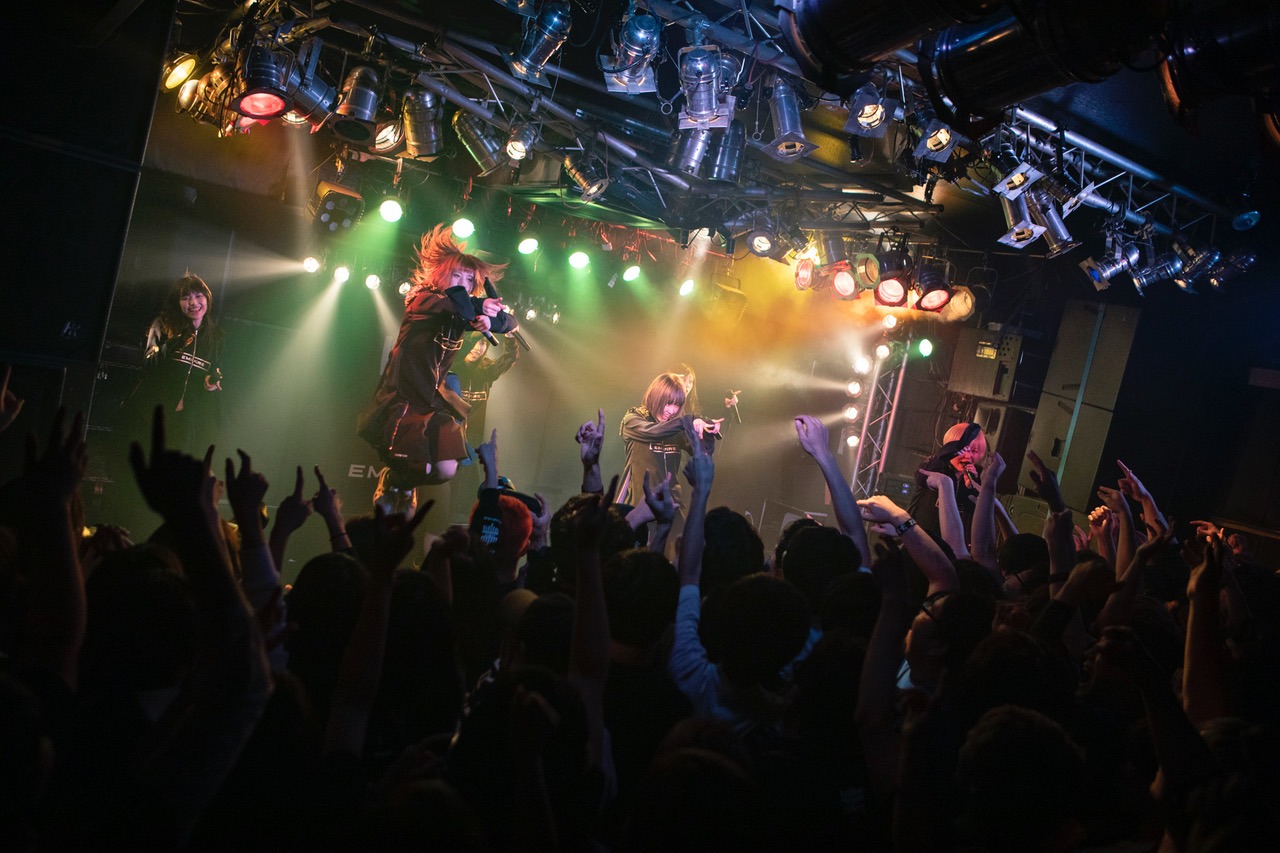 EMPiRE（Photo by sotobayashi kenta）