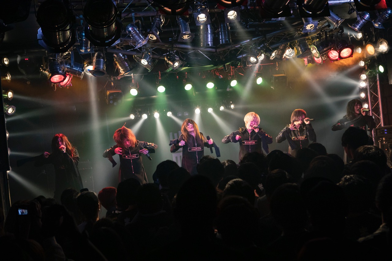 EMPiRE（Photo by sotobayashi kenta）