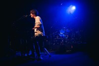 竹縄航太（Vo, G, Piano）（撮影：山川哲矢）