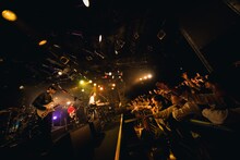 HOWL BE QUIET「HOWL BE QUIET 2019 ONE MAN LIVE」最終公演の様子。（撮影：山川哲矢）