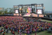 「ももクロ春の一大事2019 in黒部市 ～笑顔のチカラ つなげるオモイ～」の様子。（Photo by HAJIME KAMIIISAKA＋Z）