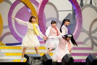 「ももクロ春の一大事2019 in黒部市 ～笑顔のチカラ つなげるオモイ～」の様子。（Photo by HAJIME KAMIIISAKA＋Z）