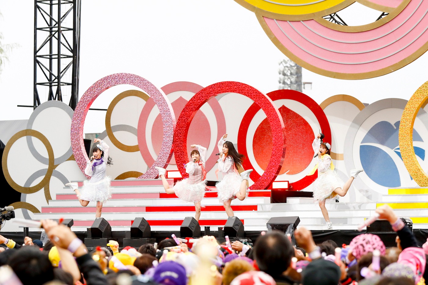 「ももクロ春の一大事2019 in黒部市 ～笑顔のチカラ つなげるオモイ～」の様子。（Photo by HAJIME KAMIIISAKA＋Z）