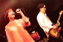 左からUCARY VALENTINE、フルカワユタカ。（撮影：中條のぞみ）