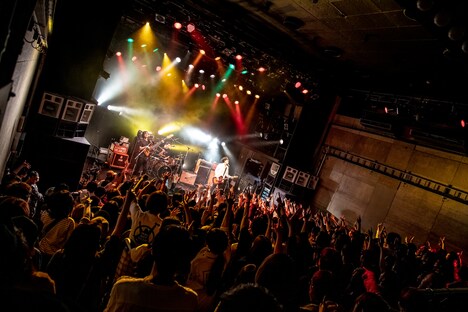 フルカワユタカ「ロックスターとエレキギター」WWW公演の様子。(撮影:中條のぞみ)