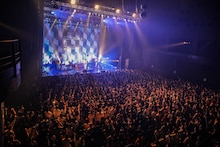 「フジファブリック LIVE TOUR 2019 "FEVERMAN"」大阪・Zepp Osaka Bayside公演の様子。（撮影：渡邉一生）