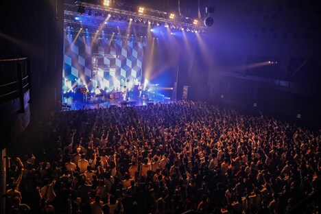 「フジファブリック LIVE TOUR 2019 "FEVERMAN"」大阪・Zepp Osaka Bayside公演の様子。（撮影：渡邉一生）