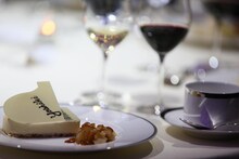 過去に行われたYOSHIKIディナーショーの様子。