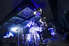 過去に行われたYOSHIKIディナーショーの様子。