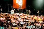 「au Presents ヤバイTシャツ屋さん ～au癒着記念、意識ヤバすぎ！ヤバ杉くんライブ～ in association with Apple Music BIGCAT 20th Anniversary」の様子。（Photo by Yukihide "JON…" Takimoto ）