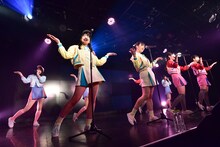 「ハコイリ▽ムスメの定期便4月号～鳴り響け！恋のロックンロール～」の様子。