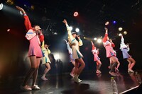 「ハコイリ▽ムスメの定期便4月号～鳴り響け！恋のロックンロール～」の様子。