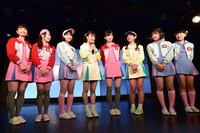 囲み取材に応じるハコイリ▽ムスメ。