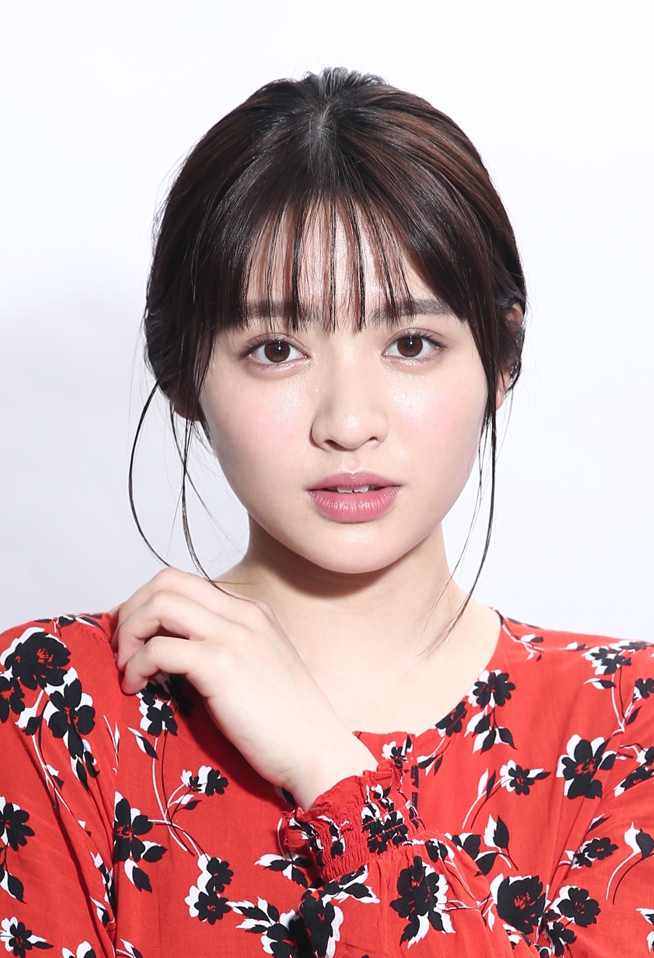 鎮西寿々歌