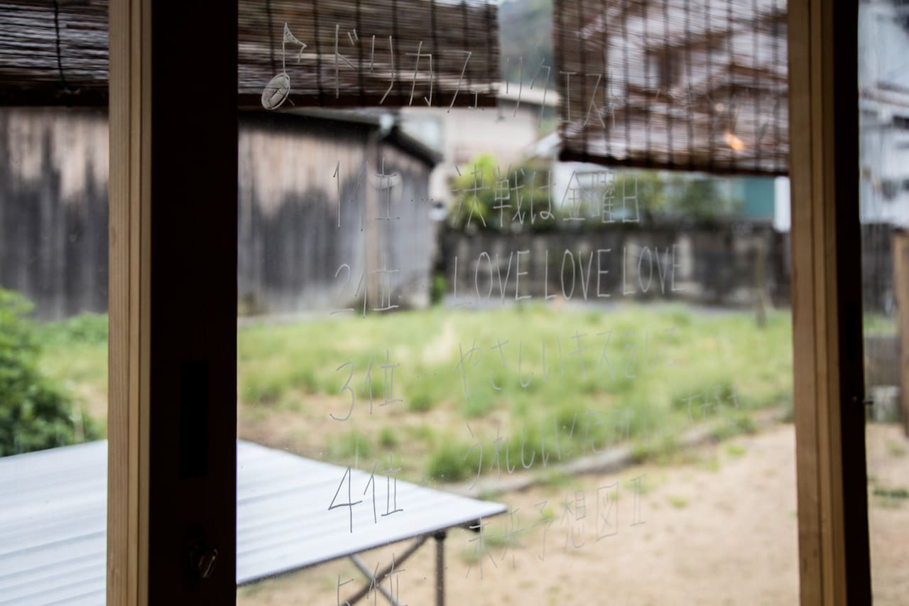 ガラス戸には来店客によるリクエストランキングが。