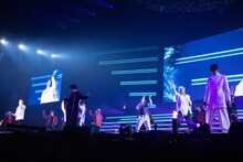 GENERATIONS from EXILE TRIBEとTHE RAMPAGE from EXILE TRIBE。（写真提供：エイベックス・エンタテインメント）