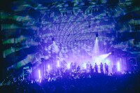 「YOUR SONG IS GOOD presents "SOFT LANDING" - 20th Anniversary Oneman Live Show at 日比谷野外大音楽堂 -」の様子。(撮影：三浦知也)