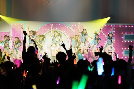 =LOVE「今、この船に乗れ！」東京・Zepp Tokyo公演の様子。（Photo by Ken Ishii）