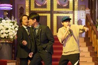 左から‎堀内健、原田泰造、SASUKE。(c)日本テレビ