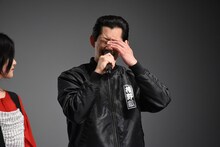 「泣きそう……」と目元を拭う素振りを見せる瑛太。