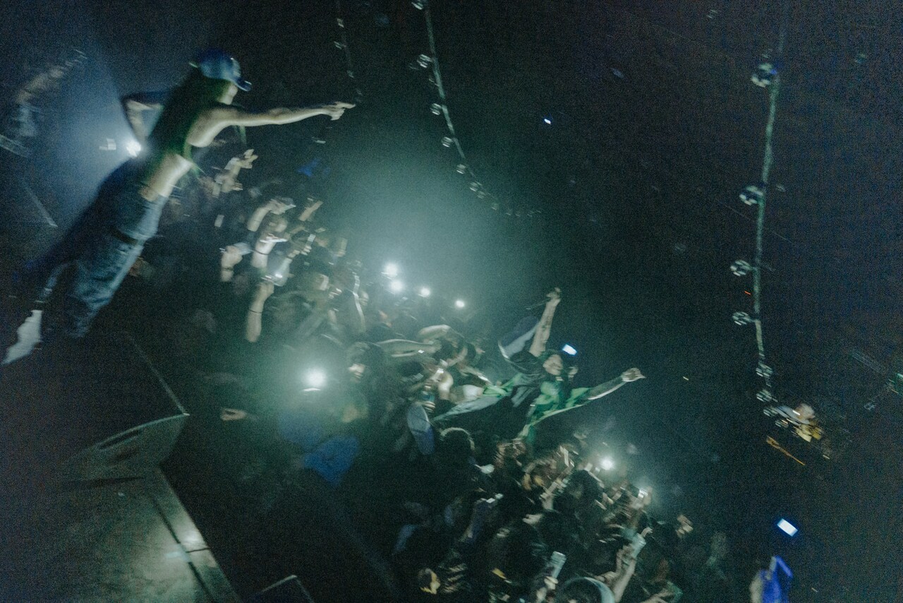 ゆるふわギャング、ライアン・ヘムズワースとWWW X揺らす熱狂パフォーマンス