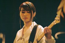 福田穂那美（B, Cho）（撮影：池野詩織）