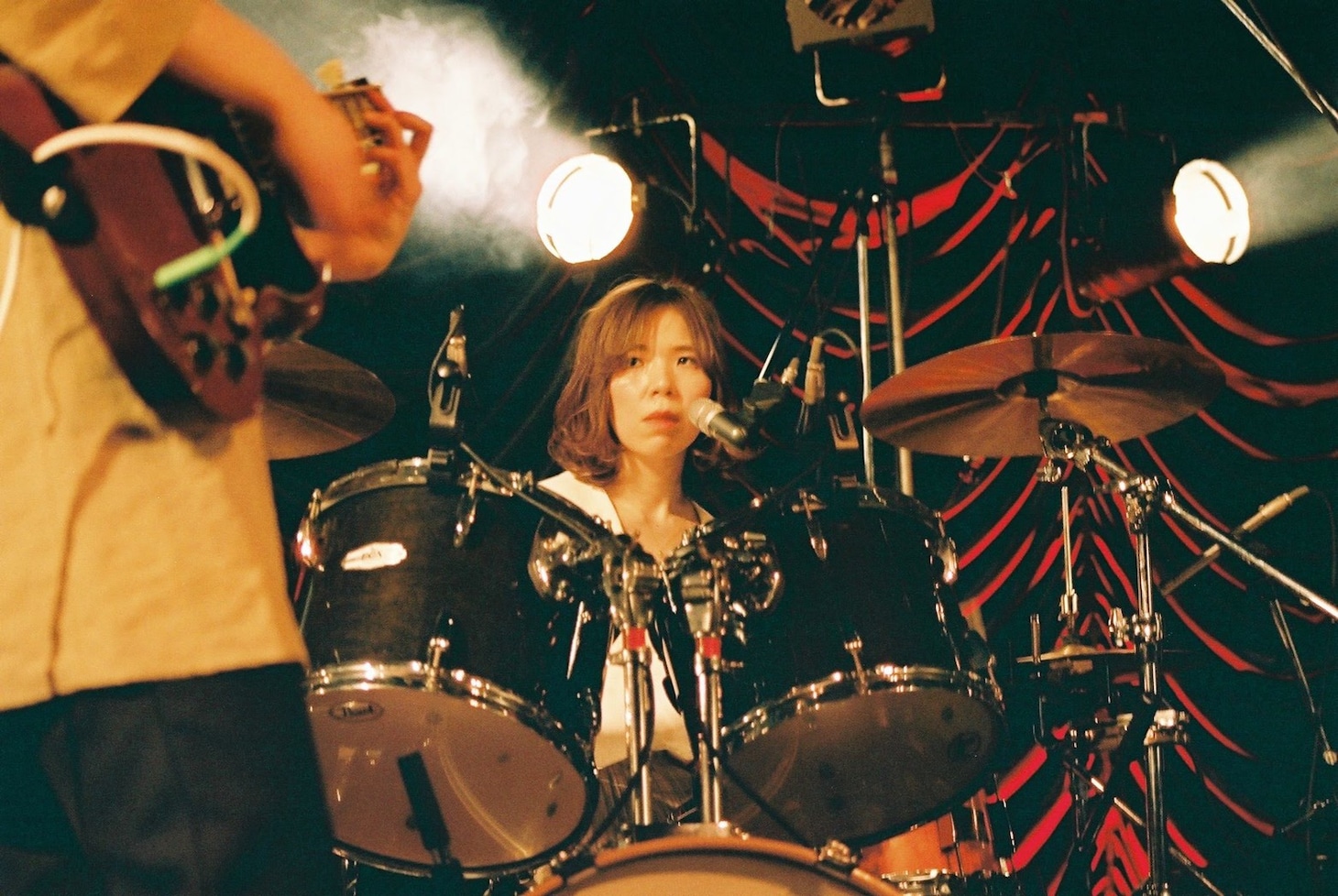 石田成美（Dr, Cho）（撮影：池野詩織）