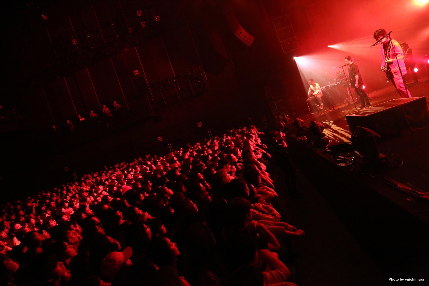 THE XXXXXXの1stワンマンライブの様子。