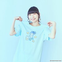 「ピンキー！ともくもくちゃん」Tシャツを着用した藤咲彩音。